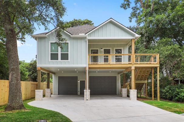 Attached, Exterior, Facade, Farmhouse