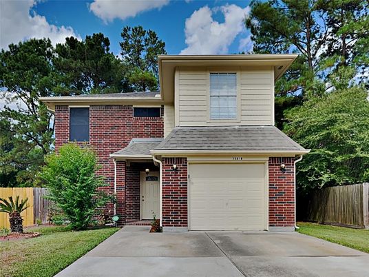 Attached, Exterior, Facade, Brick Facade, Split Level