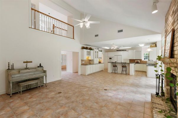 Interior, Kitchen, Pendant Lights, Piano, Recessed Lighting