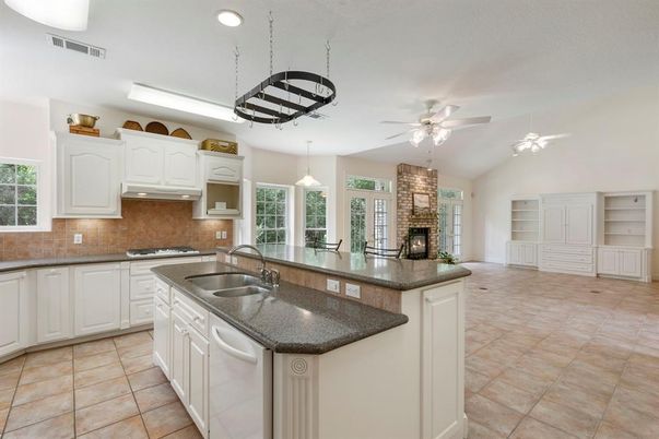 Fireplace, Interior, Kitchen, Pendant Lights, Recessed Lighting