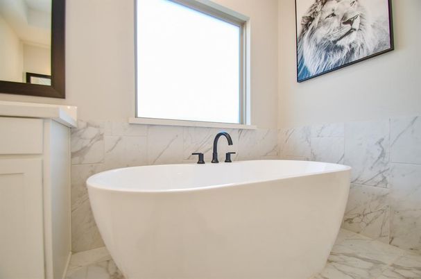 Bathroom, Free Standing Baths, Interior, Marble, Marble Walls
