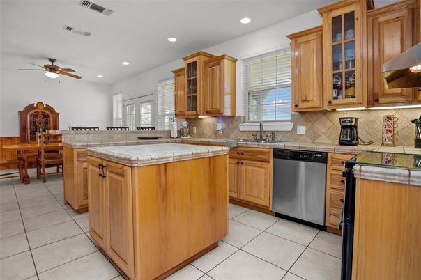 Dining room, Interior, Kitchen, Recessed Lighting, Tile Countertops