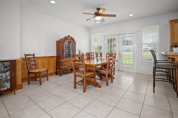 Dining room, Interior, Recessed Lighting