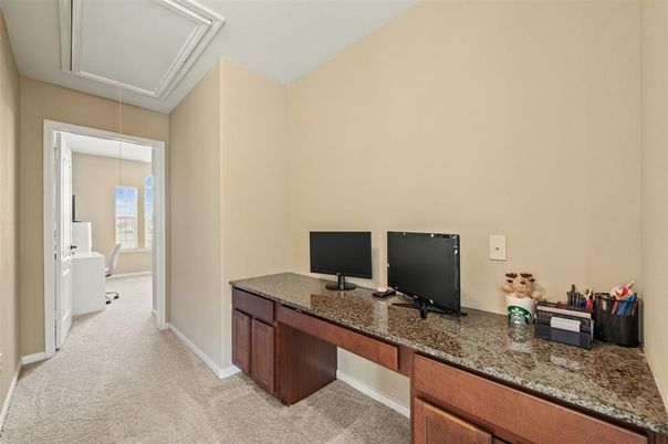 Home Office, Interior