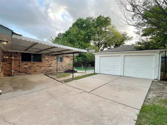Detached Garage, Exterior