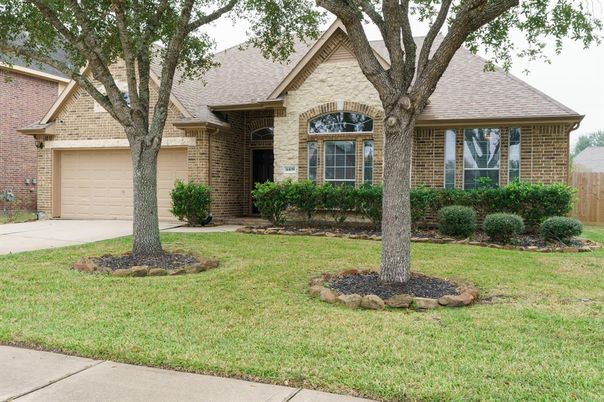 Attached, Exterior, Facade, Brick Facade, Brick Traditional