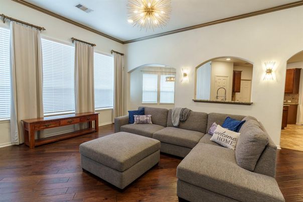 Interior, Living room, Pendant Lights, Recessed Lighting, Wood Texture Flooring