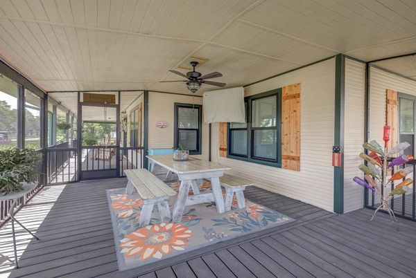 Exterior, Sun Room
