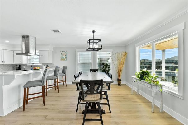 Dining room, Interior, Kitchen, Pendant Lights, Recessed Lighting, Wood Texture Flooring