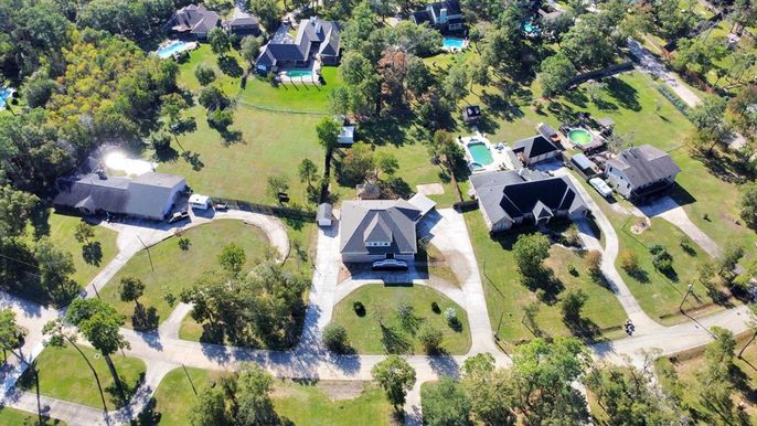 Exterior, Drone