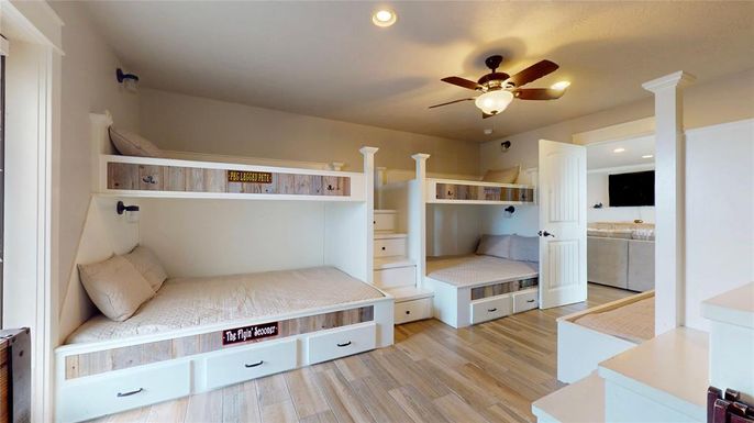 Bedroom, Interior, Recessed Lighting, Wood Texture Flooring