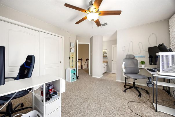 Home Office, Interior