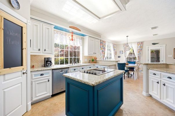 Dining room, Interior, Kitchen, Pendant Lights