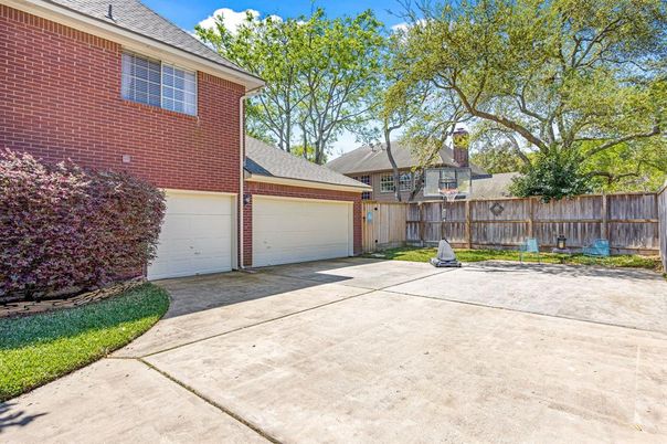 Detached Garage, Exterior