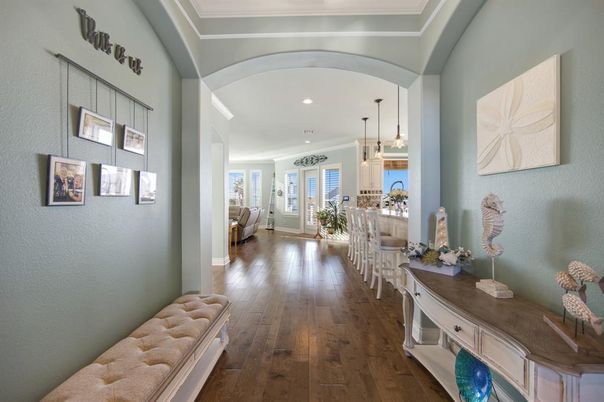 Interior, Pendant Lights, Recessed Lighting, Wood Texture Flooring
