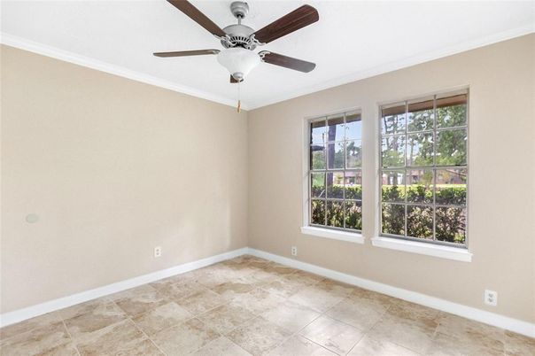 Empty room, Interior