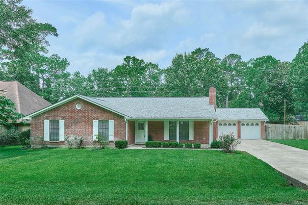 Attached, Exterior, Facade, Brick Facade, Ranch