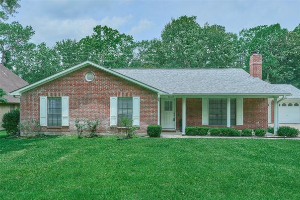 Attached, Exterior, Facade, Brick Facade, Ranch