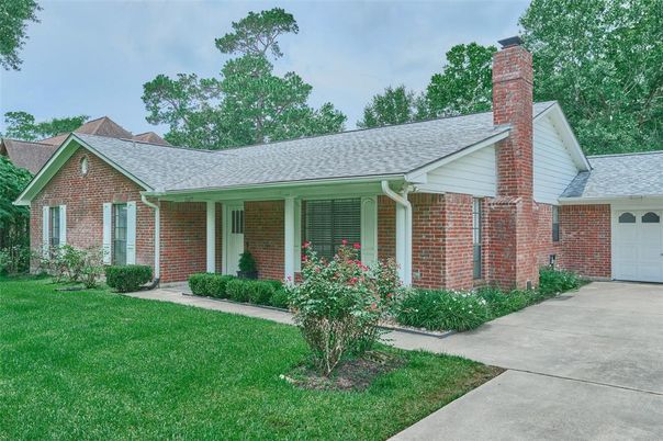 Attached, Exterior, Facade, Brick Facade, Ranch