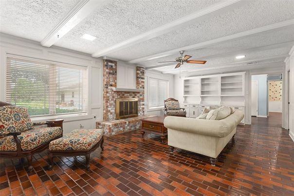 Fireplace, Interior, Recessed Lighting