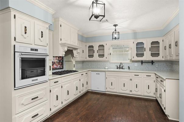 Interior, Kitchen, Pendant Lights, Wood Texture Flooring