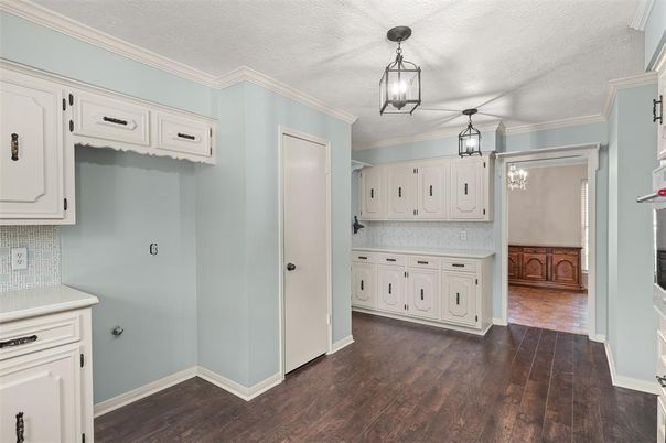 Interior, Kitchen, Pendant Lights, Wood Texture Flooring