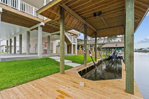 Exterior, Water