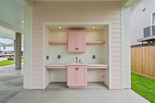 Bathroom, Exterior