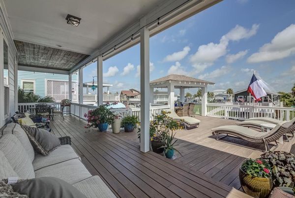 Exterior, Wood Texture Flooring