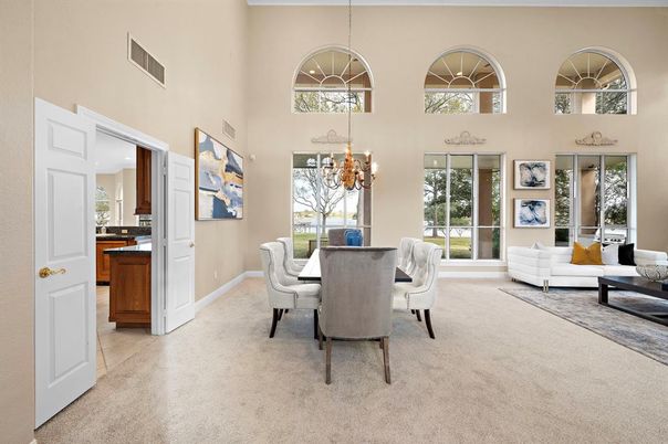 Chandelier, Dining room, Interior, Living room, Pendant Lights