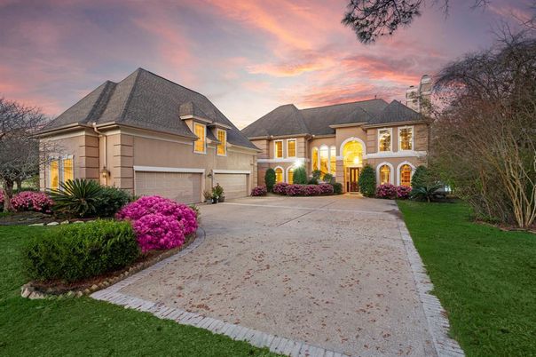 Attached, Backyard, Exterior, Facade, French Provincial