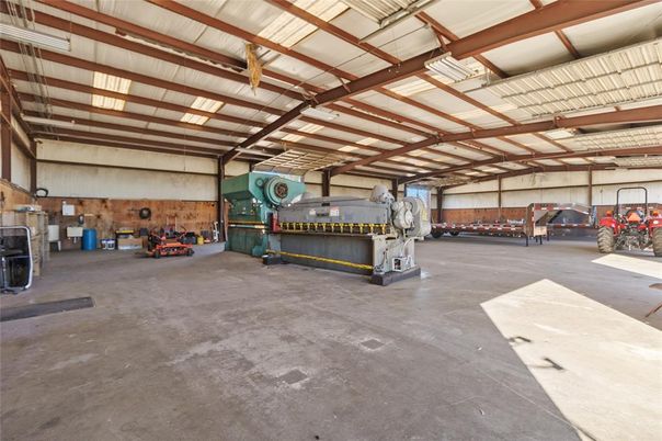 Garage, Interior
