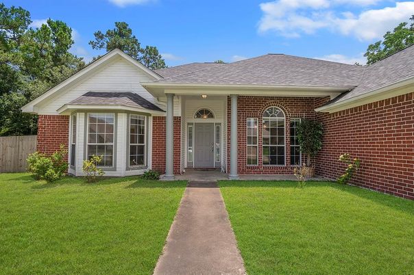 Exterior, Facade, Brick Facade, Brick Traditional