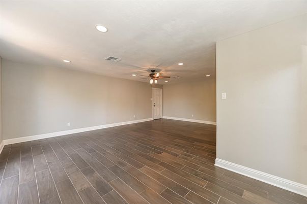 Empty room, Interior, Recessed Lighting, Wood Texture Flooring