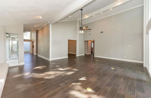 Empty room, Interior, Recessed Lighting, Wood Texture Flooring