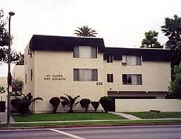 Exterior, Facade, Modern