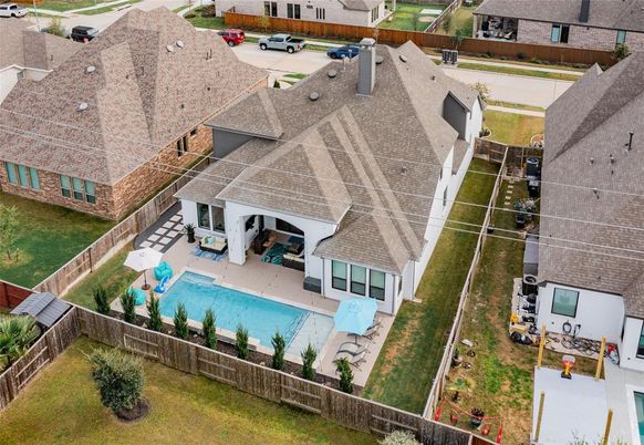 Exterior, Drone