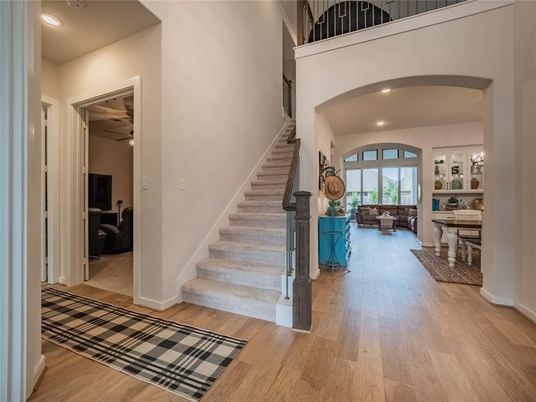 Interior, Recessed Lighting, Wood Texture Flooring