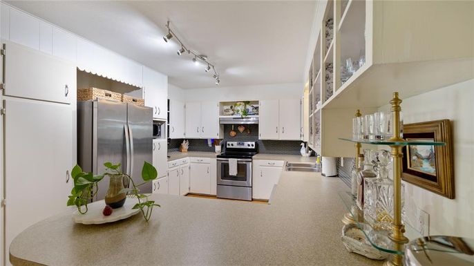 Interior, Kitchen, Stainless Steel Appliances