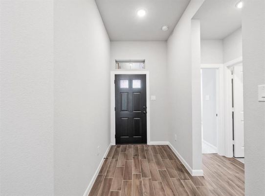Interior, Recessed Lighting, Wood Texture Flooring