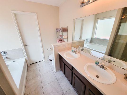 Bathroom, Dual Sink Vanities, Interior