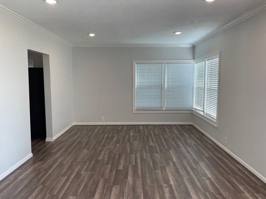 Empty room, Interior, Recessed Lighting, Wood Texture Flooring