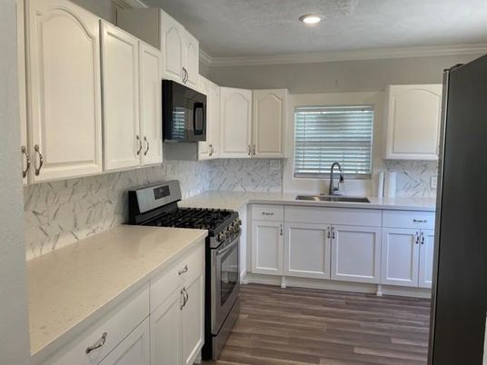 Interior, Kitchen, Marble Walls, Recessed Lighting, Wood Texture Flooring