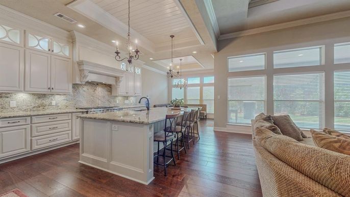Chandelier, Interior, Kitchen, Living room, Pendant Lights, Recessed Lighting, Water, Wood Texture Flooring