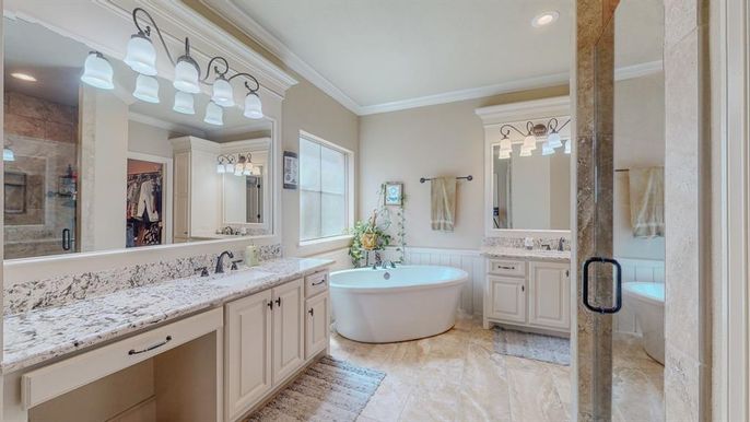 Bathroom, Dual Sink Vanities, Free Standing Baths, Interior, Recessed Lighting