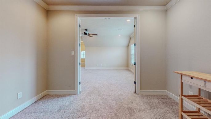 Empty room, Interior, Recessed Lighting