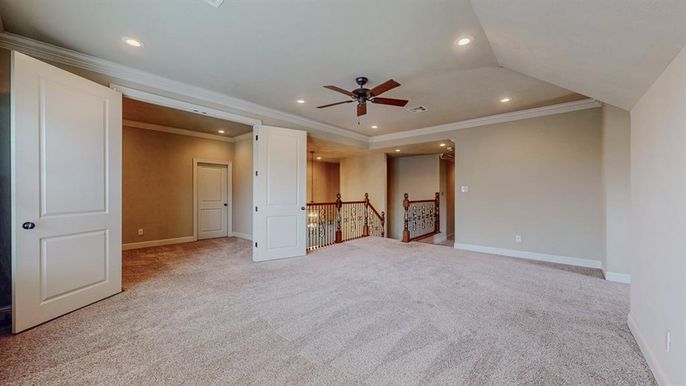 Empty room, Interior, Recessed Lighting