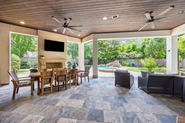 Exterior, Fireplace, Pool, Recessed Lighting