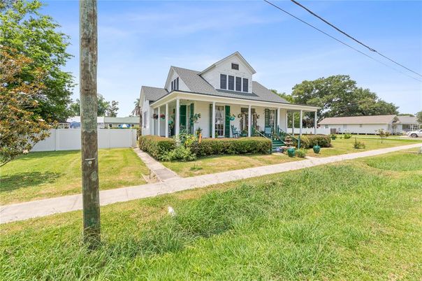 Backyard, Exterior, Facade, Cape Cod