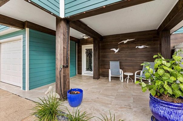 Exterior, Wooden Walls